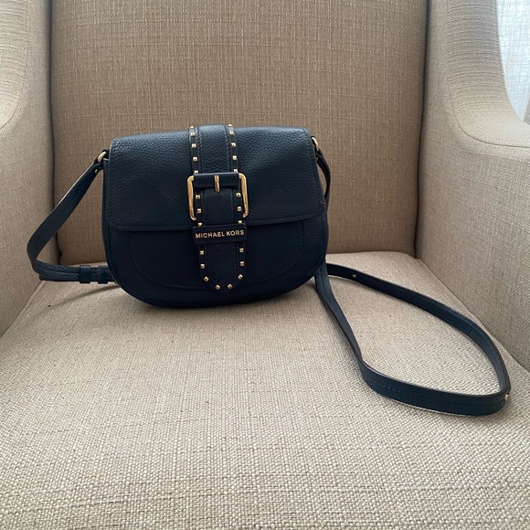 Michael Kors navy pebbled leather cross body with gold accents - Picture 3 of 16